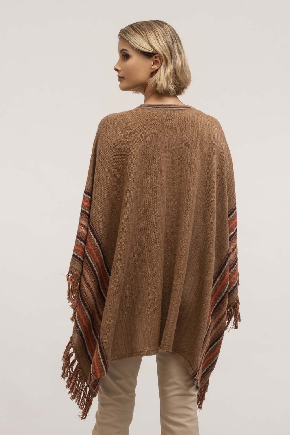Eliana Camel Poncho